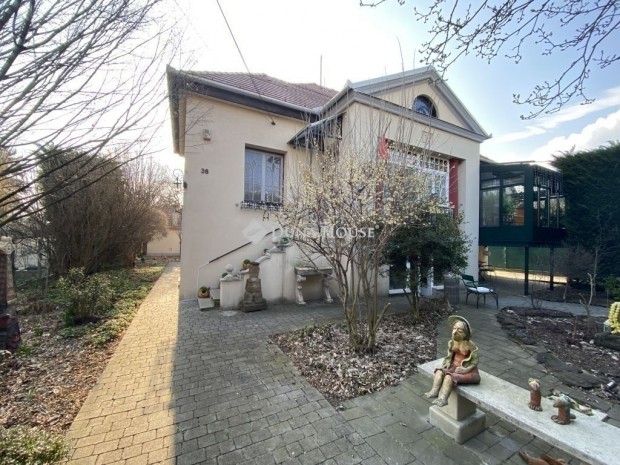 Elad� h�z, Budapest 16. ker.