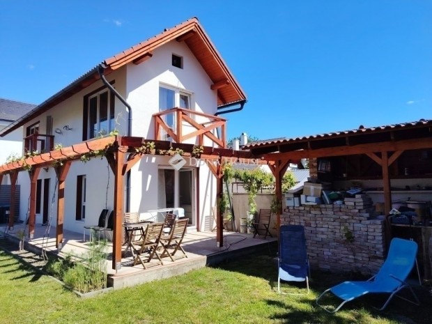 Elad� h�z, Budapest 16. ker.