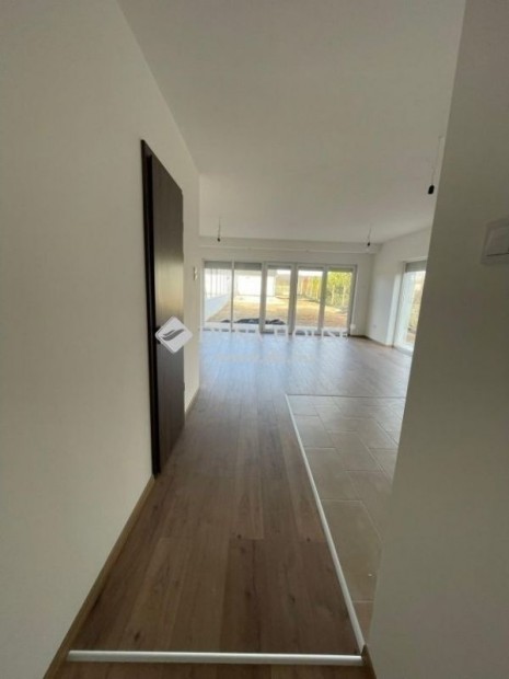 Elad� h�z, Budapest 16. ker.