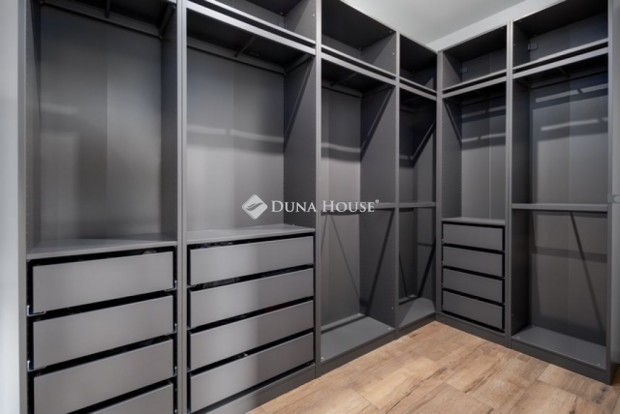 Elad� h�z, Budapest 17. ker.