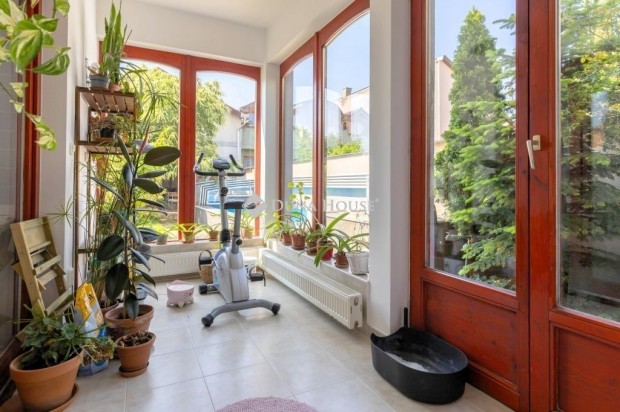 Elad� h�z, Budapest 20. ker.