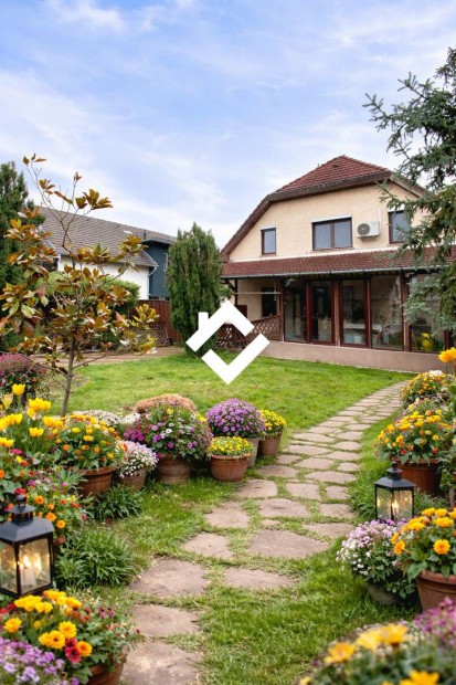 Elad� h�z, Budapest, 4. ker�let  Megyer, 210000000 Ft, 200 nm 486_eb