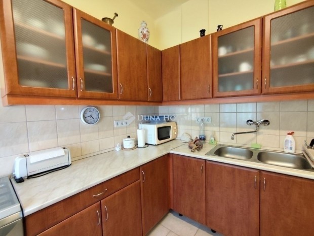 Elad� h�z, Dunavars�ny