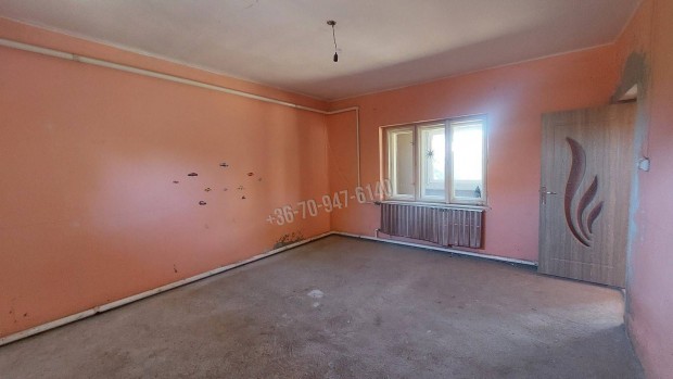 Elad� h�z, Elek Elek, 14000000 Ft, 90 nm 50_bip