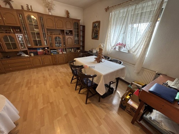 Elad� h�z, Erd�kertes, 82900000 Ft, 83 nm 13596_bhv