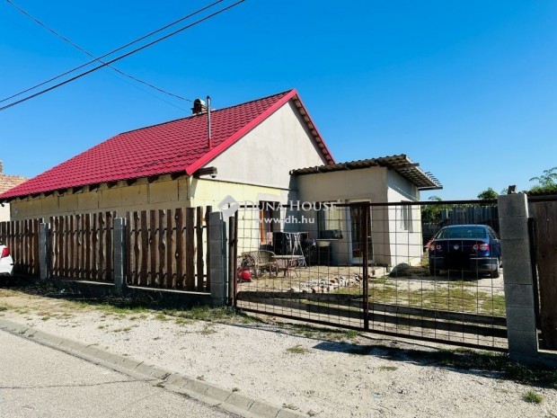 Eladó ház, Esztergom