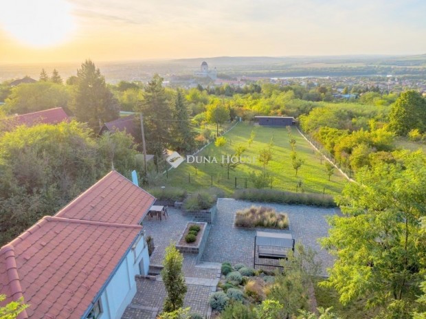 Elad� h�z, Esztergom