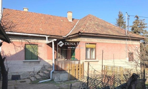Eladó ház, Esztergom