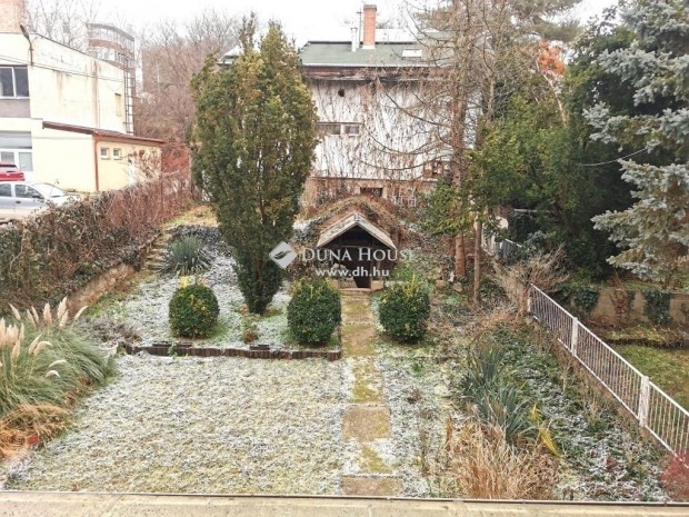 Eladó ház, Esztergom