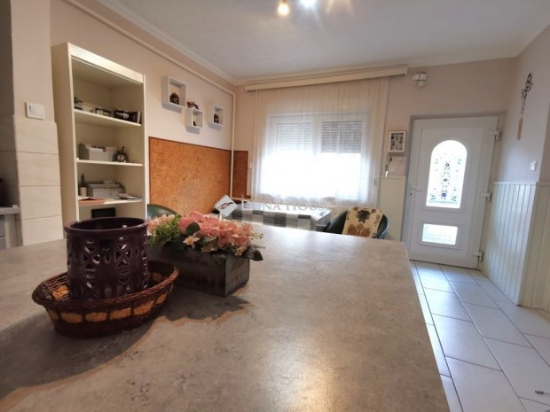 Elad� h�z, Esztergom