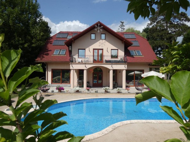 Elad� h�z, G�d�ll� Fenyves, 490000000 Ft, 472 nm 1586_ujei