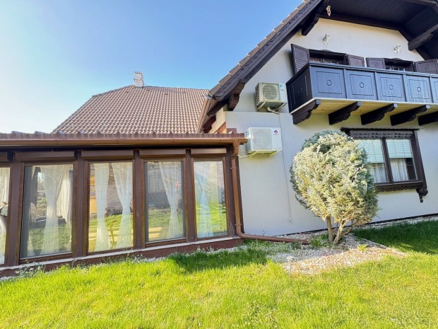 Elad� h�z, Gy�r