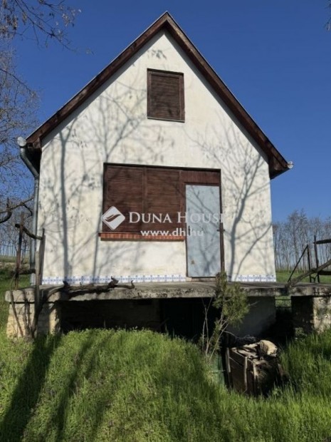 Eladó ház, Győrújbarát