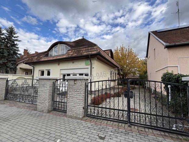 Elad� h�z, Gyula F�rd��vezet, 175000000 Ft, 257 nm 350_ph