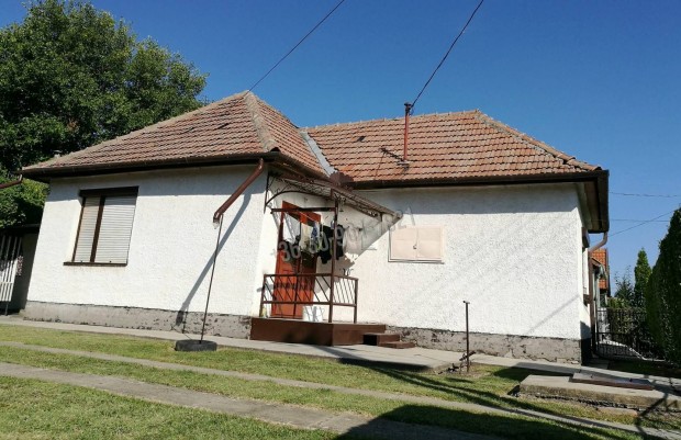 Elad� h�z, Gyulav�ri Gyulav�ri, Malom utca, 16800000 Ft, 100 n 262_bip