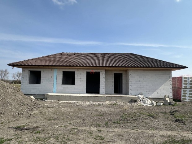 Elad� h�z, Iszkaszentgy�rgy Iszkaszentgy�rgy, 79900000 Ft, 113  137_rd