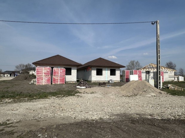 Elad� h�z, Iszkaszentgy�rgy Iszkaszentgy�rgy, 81900000 Ft, 113  136_rd