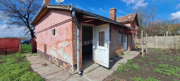 Elad� h�z, Kevermes Kevermes, 4000000 Ft, 90 nm 158_bip