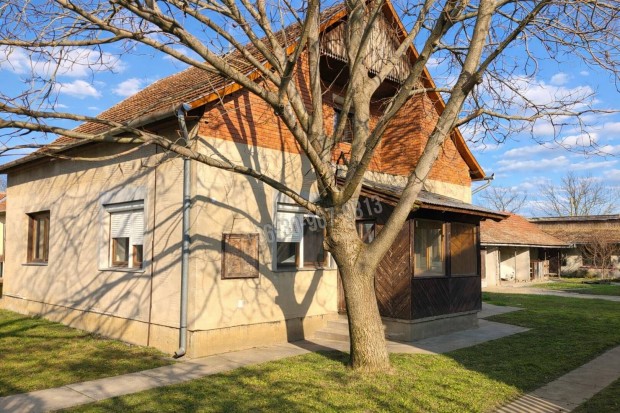 Elad� h�z, Kondoros Kondoros, 25000000 Ft, 150 nm 219_csa