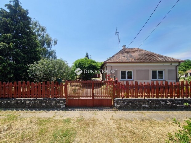 Eladó ház, Nagybaracska