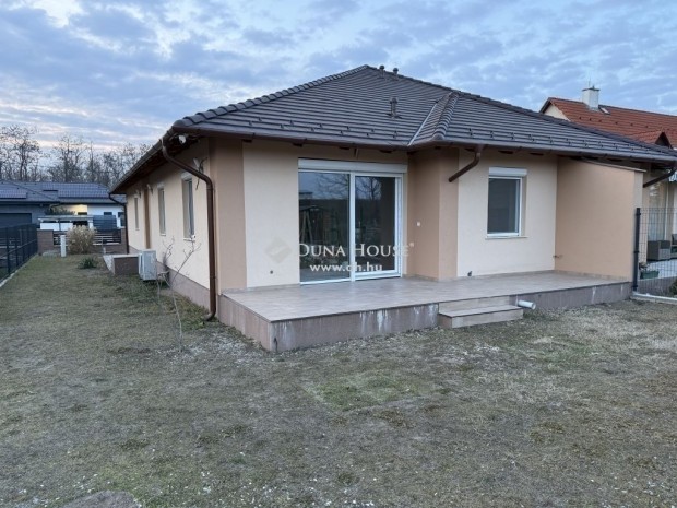 Eladó ház, Nagytarcsa