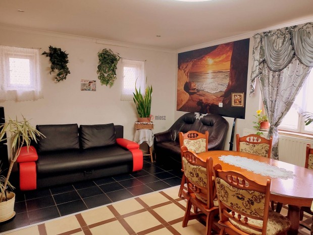 Elad� h�z, N�tincs N�tincs, T�ncsics Mih�ly utca, 51900000 F 12806_bhv