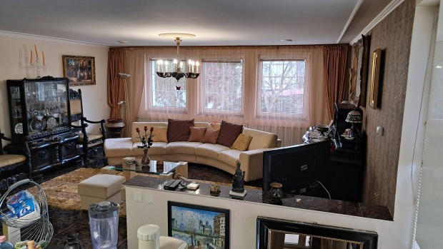 Elad� h�z, Ny�regyh�za Ny�regyh�za, 115000000 Ft, 230 nm 787_ahi