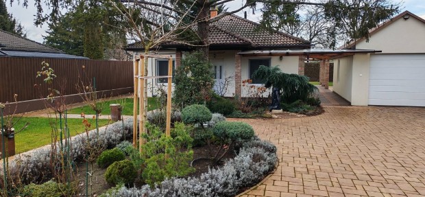 Elad� h�z, Ny�regyh�za Orosi �t �vezete, 89900000 Ft, 84 nm 842_ahi