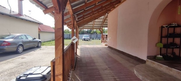 Eladó ház, Ópusztaszer
