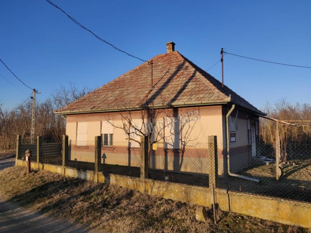 Elad� h�z, Paks Cs�mpa, 28000000 Ft, 120 nm 838_gz