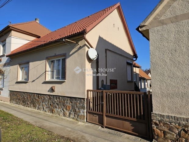 Eladó ház, Palotabozsok