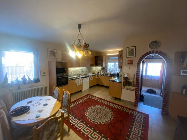 Elad� h�z, P�ty �falu, 120000000 Ft, 110 nm 59_jib