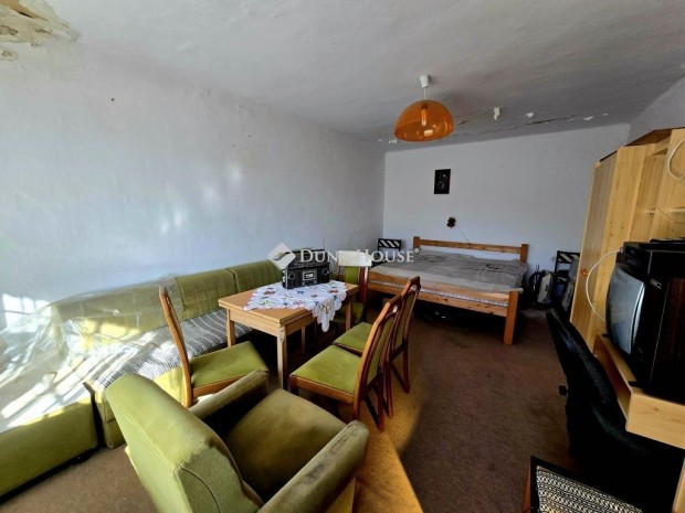 Elad� h�z, P�cs-Cs�k�ny utca