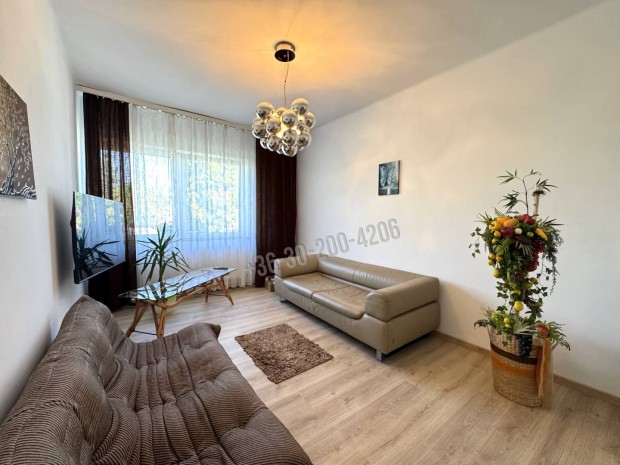 Elad� h�z, Rajka Rajka, 110010000 Ft, 160 nm