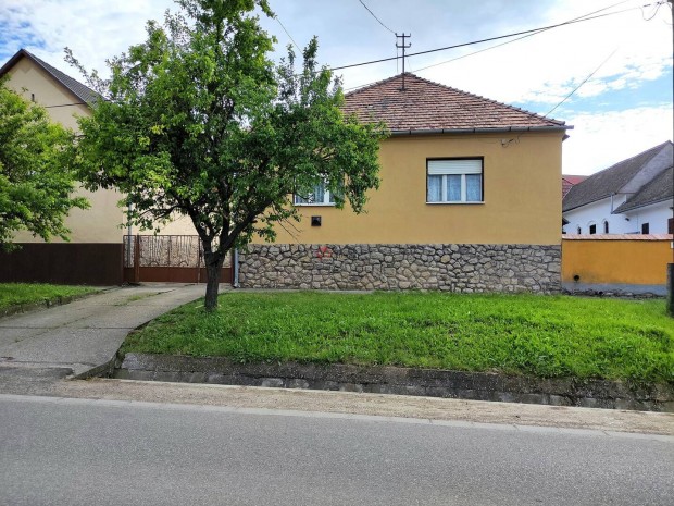 Elad� h�z, Somberek Somberek, 27500000 Ft, 154 nm 922_sri