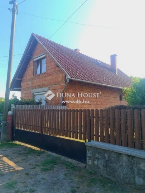 Eladó ház, Szentlőrinc