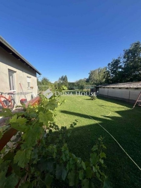 Elad� h�z, Szigetcs�p