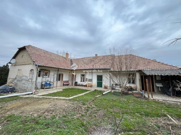 Eladó ház, Tolnanémedi
