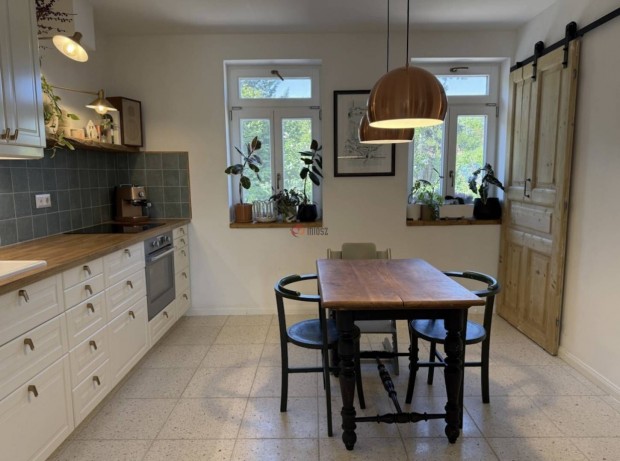 Elad� h�z, V�c Burgundia, 125000000 Ft, 74 nm 13557_bhv