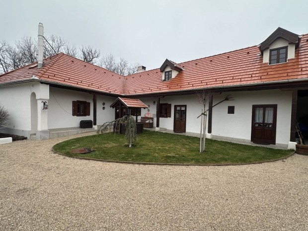 Elad� h�z, V�rtesacsa V�rtesacsa, 230000000 Ft, 210 nm 181_rd