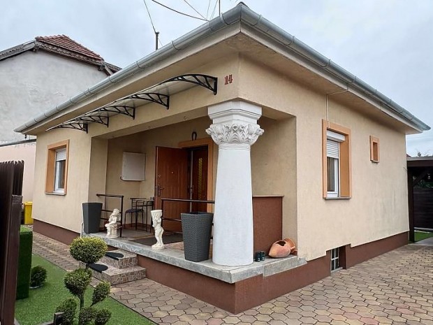 Elad� h�z - Budakal�sz