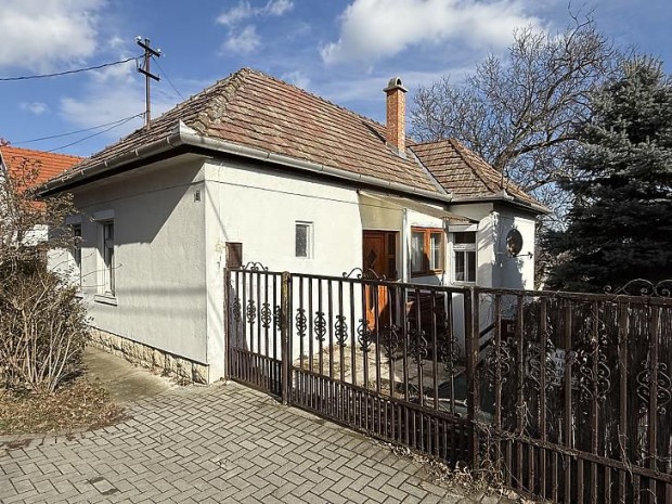 Eladó ház - Budakalász
