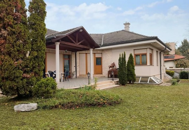 Elad� h�z - Budapest XVII. ker�let, R�koskereszt�r