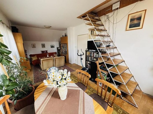 Elad� h�z - F�t