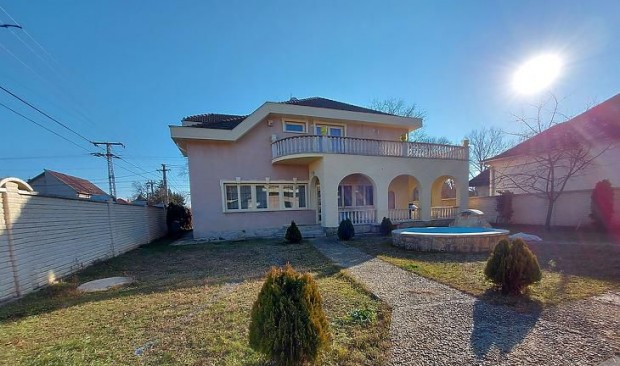 Elad� h�z - G�d