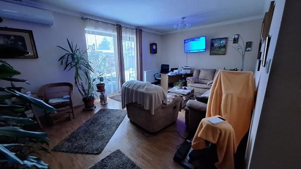 Elad� h�z - G�d