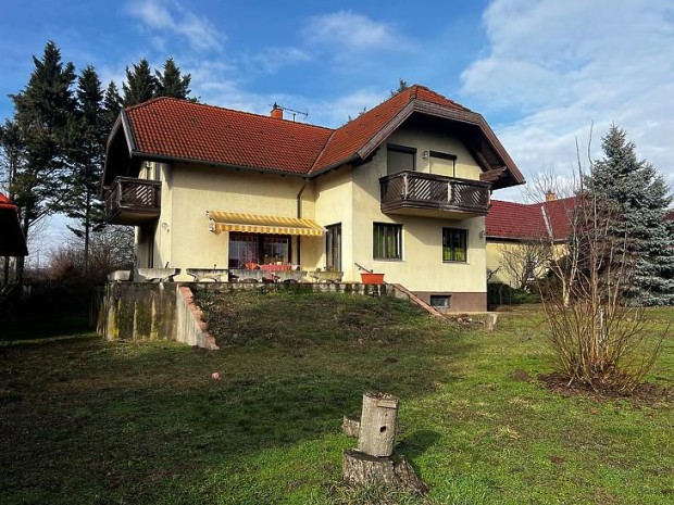 Elad� h�z - G�d�ll�