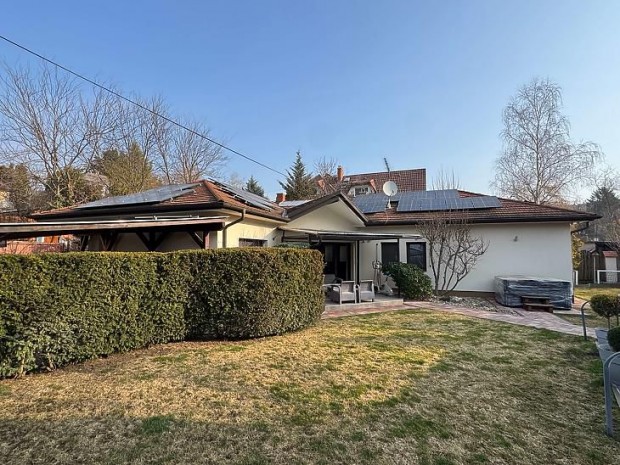 Elad� h�z - �r�m