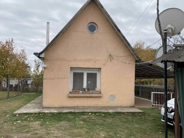 Elad� h�z isaszeg-Szentgy�rgypuszt�n