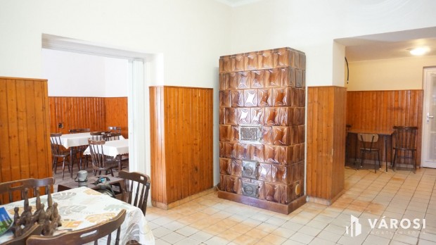 Elad� h�z j� helyen V�s�rhelyen